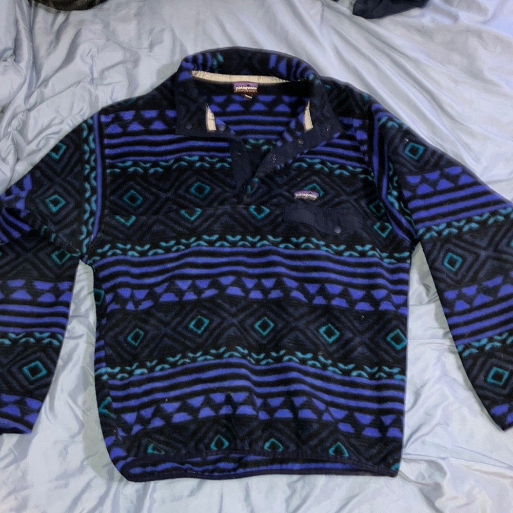 Patagonia Black and Blue Geometric Fleece